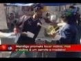 Pegadinha - mendigo toca violino na rua